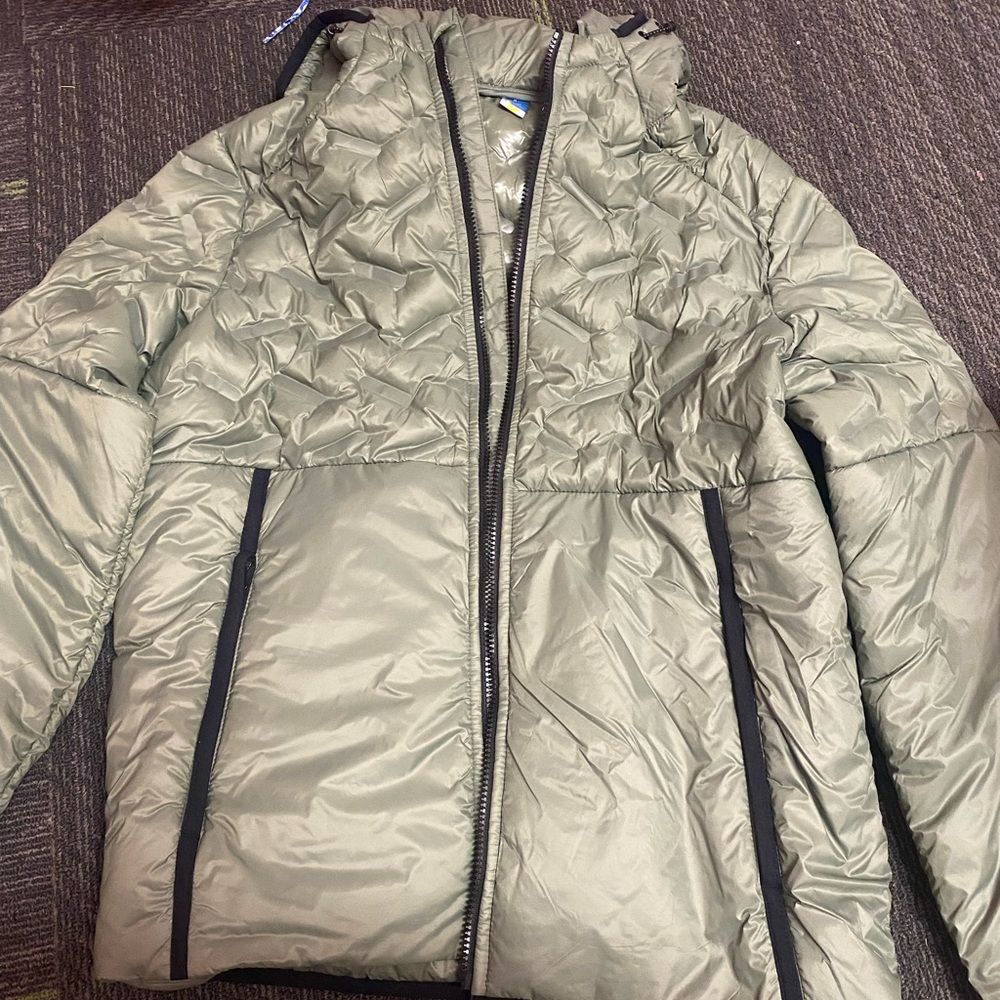 Old navy army green puffer jacket